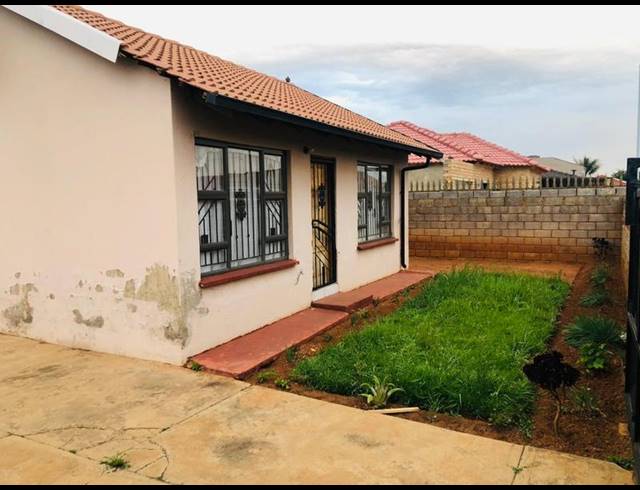 2 BEDROOM PROPERTY TO RENT IN DOBSONVILLE
